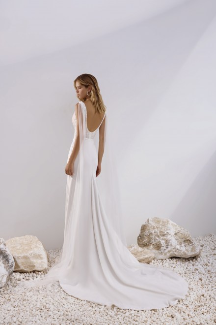 https://www.sposa-lia.com/images/stories/virtuemart/product/per-in white-014-irma-03.jpg